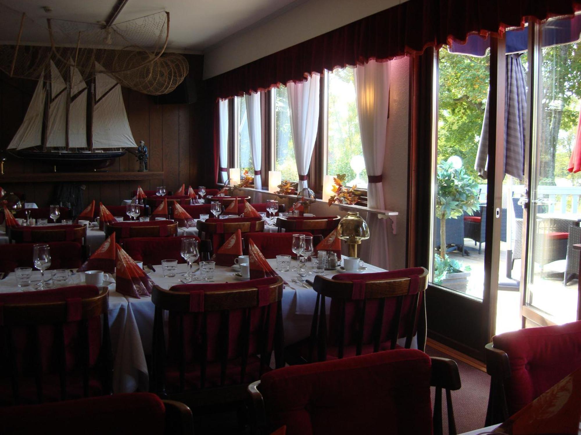 Eckeroe Hotell & Restaurang Экстерьер фото