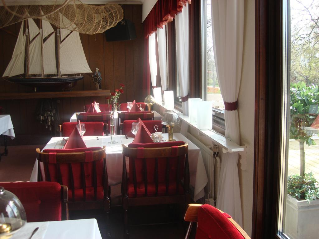 Eckeroe Hotell & Restaurang Экстерьер фото